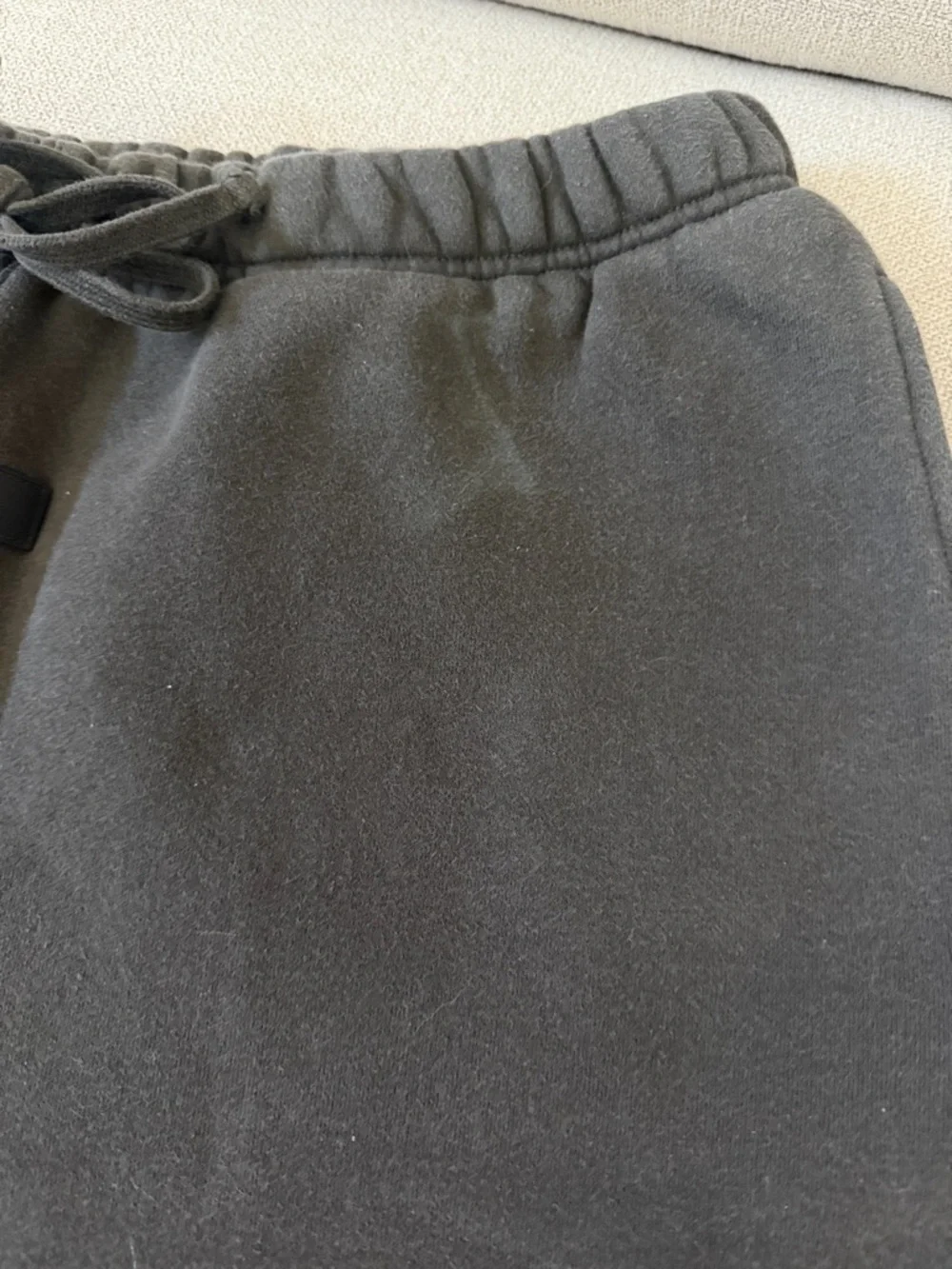 Essentials Fear of God Shorts - Picture 2 of 3